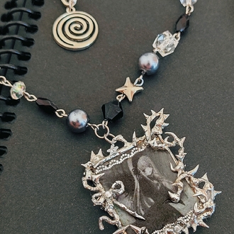 Suigintou Framed Pendant