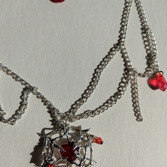 Heart's web necklace