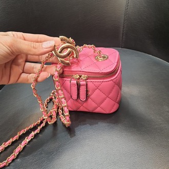 CHANEL DERİ TASARIM MAKYAJ ÇANTASI 