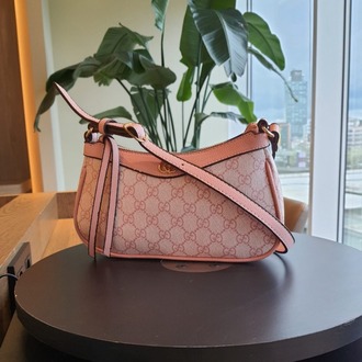 GUCCİ Dokuma kumaş paslanmaz çelik aksesuarlar ile tasarlanmış kol çantası