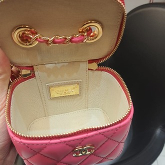 CHANEL DERİ TASARIM MAKYAJ ÇANTASI 