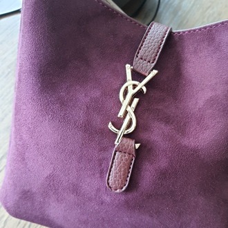 YVES SAINT LAURENT Süet Gold Aksesuarlı Toz Torbalı Çanta
