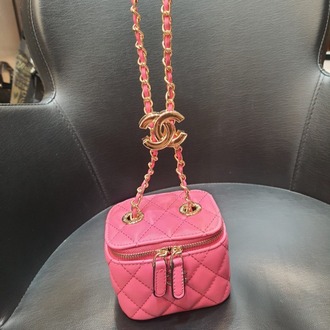 CHANEL DERİ TASARIM MAKYAJ ÇANTASI 