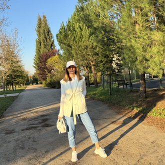 Triko detaylı krem yelek