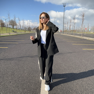 Siyah blazer takım