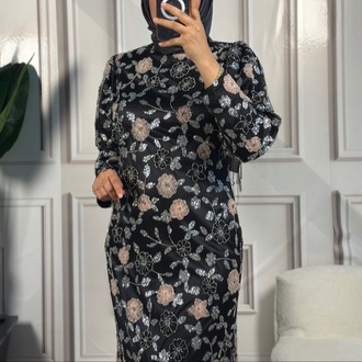 Selvi Çetin Taş Çiçekli Asimetrik Elbise