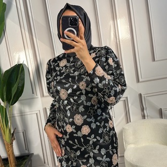 Selvi Çetin Taş Çiçekli Asimetrik Elbise