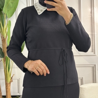 ghisa (2 renk) yakası taşlı detaylı etekli takım