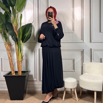 Selvi Çetin Paris Çiçekli Bluz ve Balon Etek