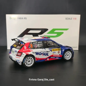 1:18 Skoda Fabia R5 Rally