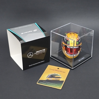 1:5 Lewis Hamilton 2017 Dünya Şampiyonu Kask Figürü