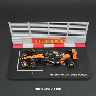 1:43 Lando Noris 2025 Dünya Şampiyonu Grid Diziliş Dioraması Pilotlu Model