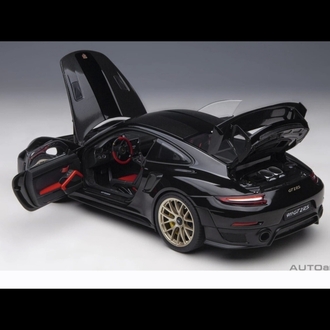 1:18 Autoart Porsche 911 (992,2) GT2 Weissach Package