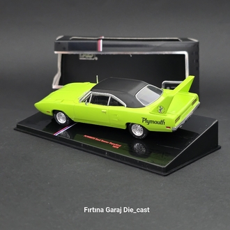 1:43 Plymouth Road Runner Superbird
