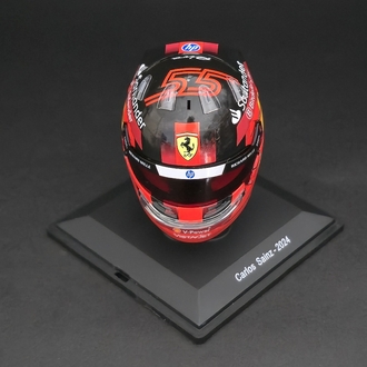 1:5 Carlos Sainz 2024 Kask Figürü 