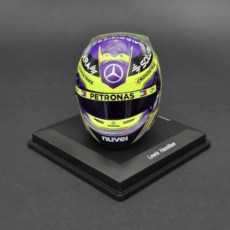 1:5 Lewis Hamilton 2024 Kask Figürü 