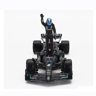 1:24 Mercedes AMG W14 George Russell 2023 Figürlü Model