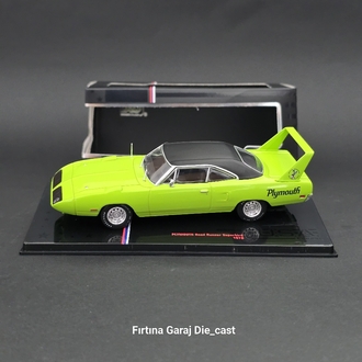 1:43 Plymouth Road Runner Superbird