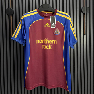 Newcastle United Retro Owen Forması