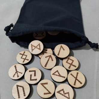 Dişbudak ağacı Rune sembolleri seti 