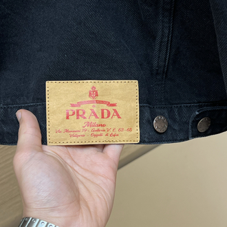 PRADA LOGO KOT CEKET