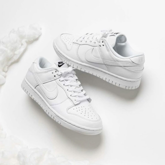 NIKE DUNK