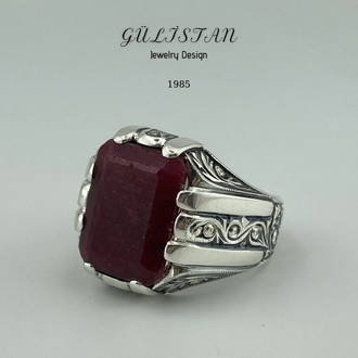 “Gülistan” Kök Yakut Taşlı Yüzük