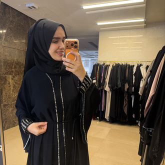 Dubai abaya