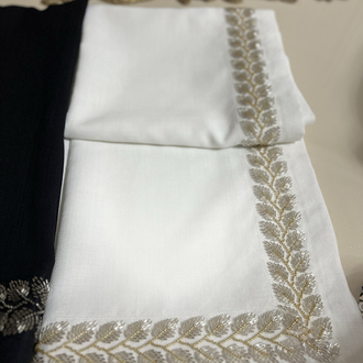 Ekru gold yapraklı masa örtüsü 