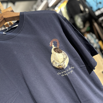 Göklerin Sırrı: Astrolab Nakışlı / Baskılı Antik Lacivert T_shirt