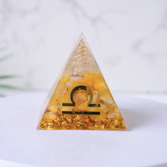 Burçlar (zodiac) kristal enerji piramidi