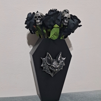 Gotik Yarasa Detaylı Tabut Vazo
