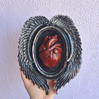 Anatomik Kalp Gotik Çerçeve 