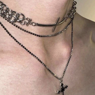 2 Katmanlı Siyah Taşlı Haç & Choker Kolye Seti