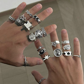 Goth Ball & Kurukafa Figürlü Çoklu Çelik 10 Lu Yüzük Seti