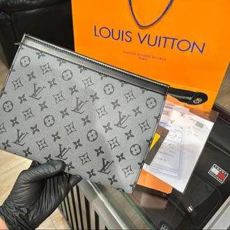 Louis Vuitton El Çantası