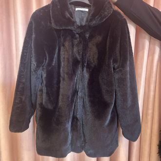 Siyah peluş mont (standart beden)