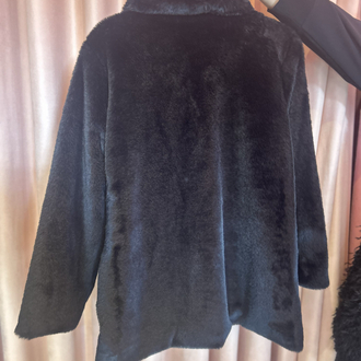 Siyah peluş mont (standart beden)