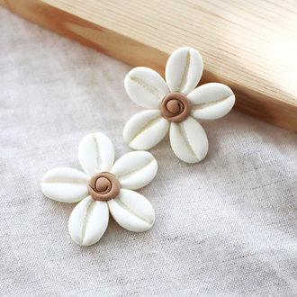 Cowrie Bloom