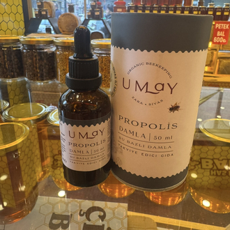 Su bazlı propolis damlası