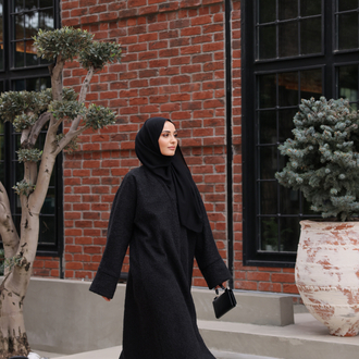 Tüylü siyah kaşe abaya