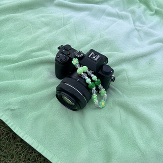 • BEADED CHARM | GREEN