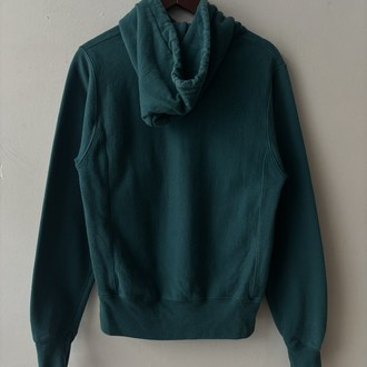 S Champion sweatshirt