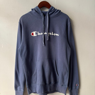 L Champion sweatshirt