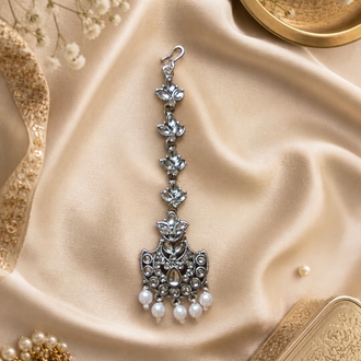 Kundan tikka