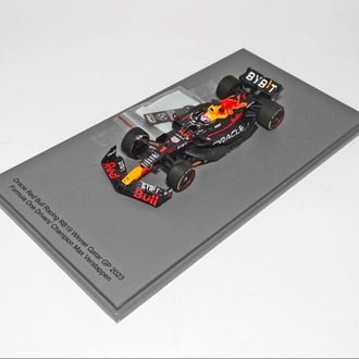 Red Bull Racing RB19 (2023) Verstappen - Hafif kusurlu model