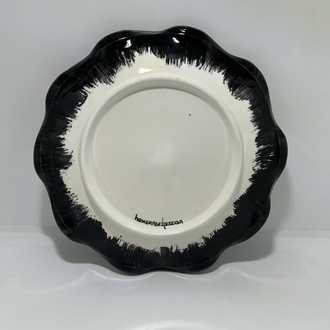 Çini, el boyaması, kıvrımlı tabak