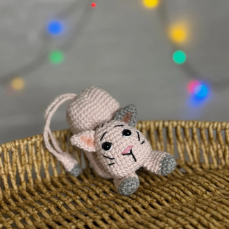 Amigurumi el yapımı anahtar kılıfı kedi figürlü