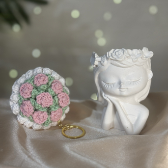 Amigurumi Çiçek Anahtarlık ve 9 cm Dekor Kız Biblo – El Yapımı Mini Set