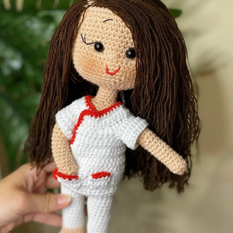 Amigurumi el yapımı hemşire bebek